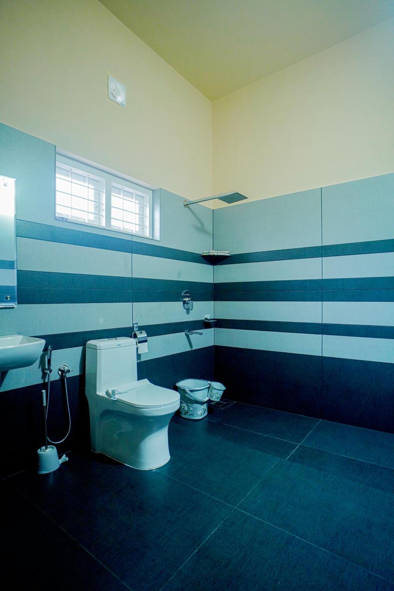 Falcon Riverview Resorts Kuttampuzha Exterior foto